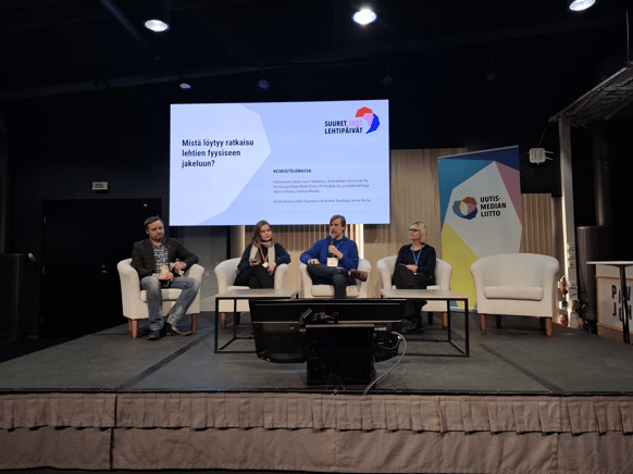 kuva keskustelusta Suurilta Lehtipäiviltä uusista jakelutavoista